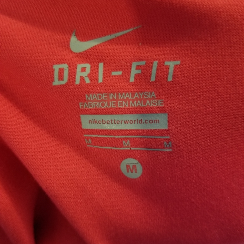 Nike women's dri fit pull over half zip size M - Picture 3 of 3